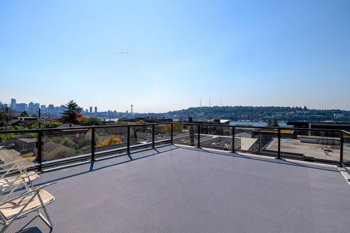 A-Seattle Urban Village- Orcas- Roof Top View Deck 외부 사진